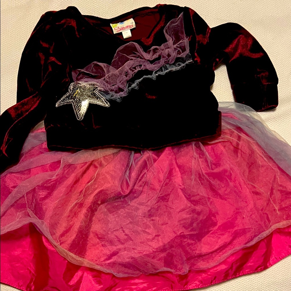 Velour and tutu two piece adorable girls outfit.  Samara 3t